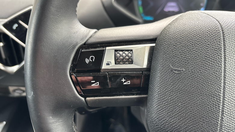 DS 3 Crossback 100kW E-TENSE Bastille 50kWh 5dr Auto Electric 